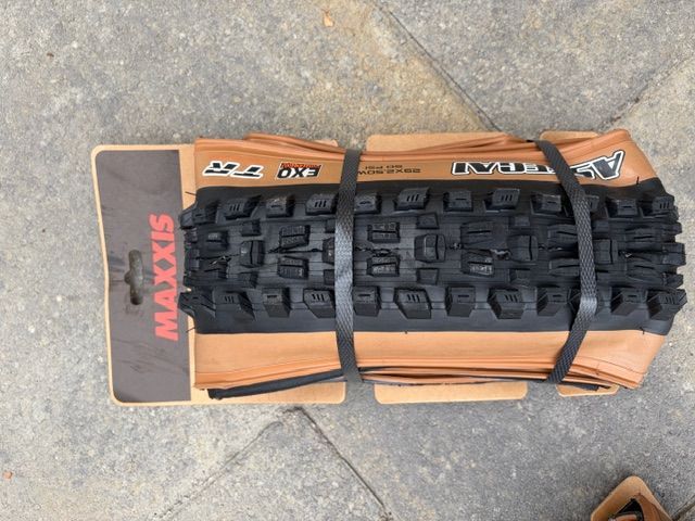 Maxxis Assagai 29x2.5 Tanwall