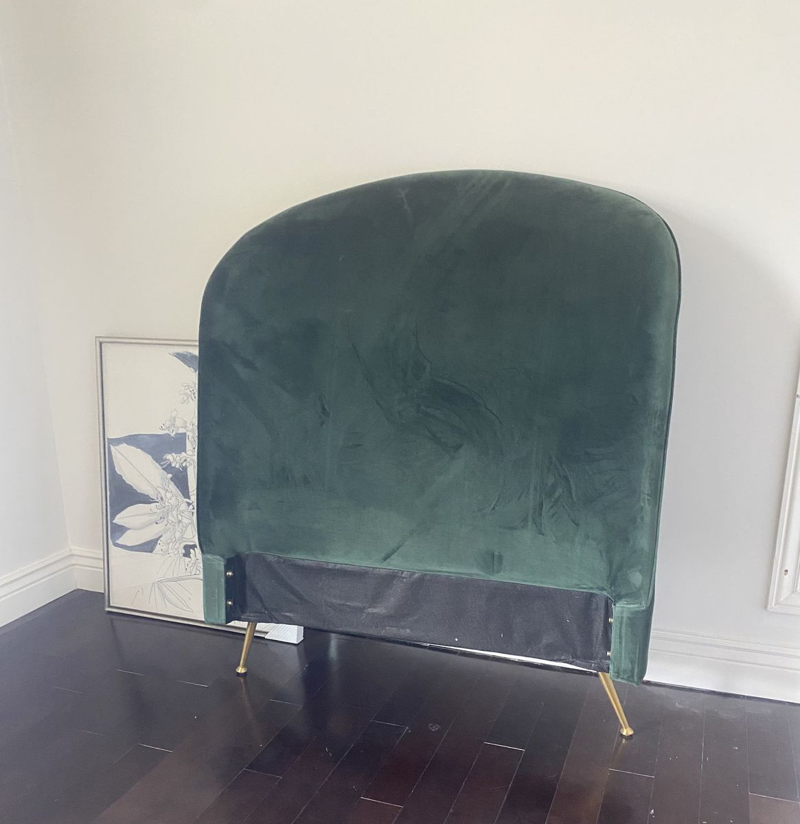 Main image 6