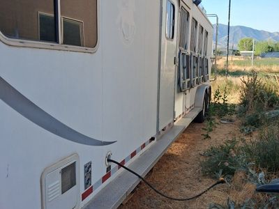 2003 Logan Coach 4 horse living quarters