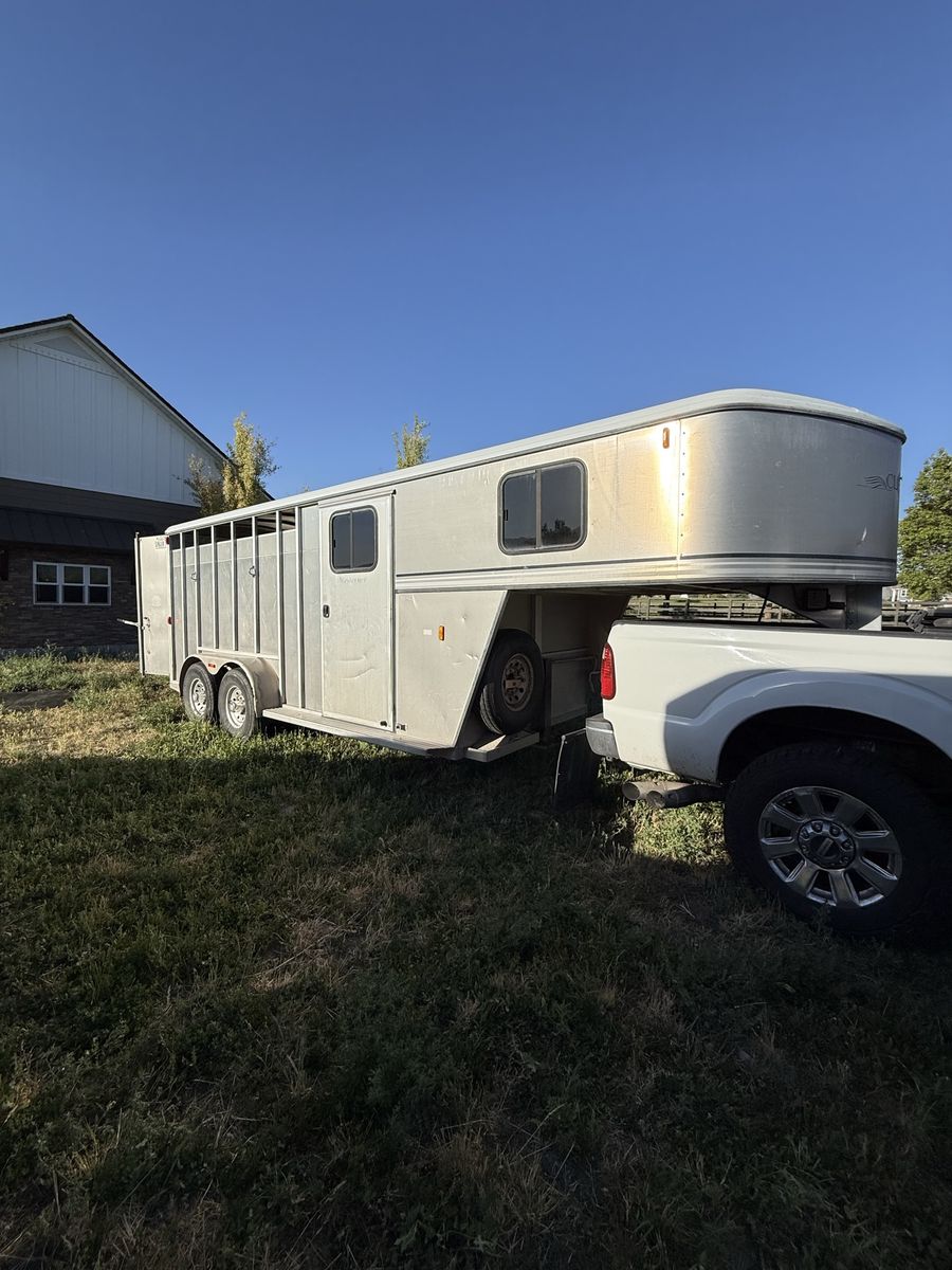 2004 Classic Westerner 3 Horse Slant