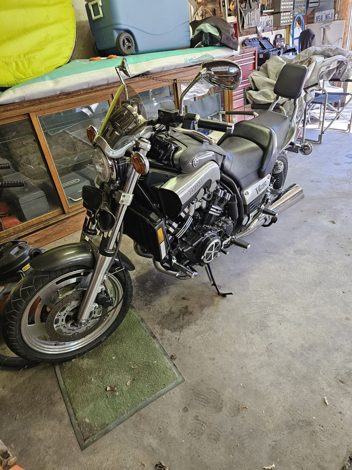 2002 Yamaha VMAX 1200 V4. "Buy me so that I may live on!"