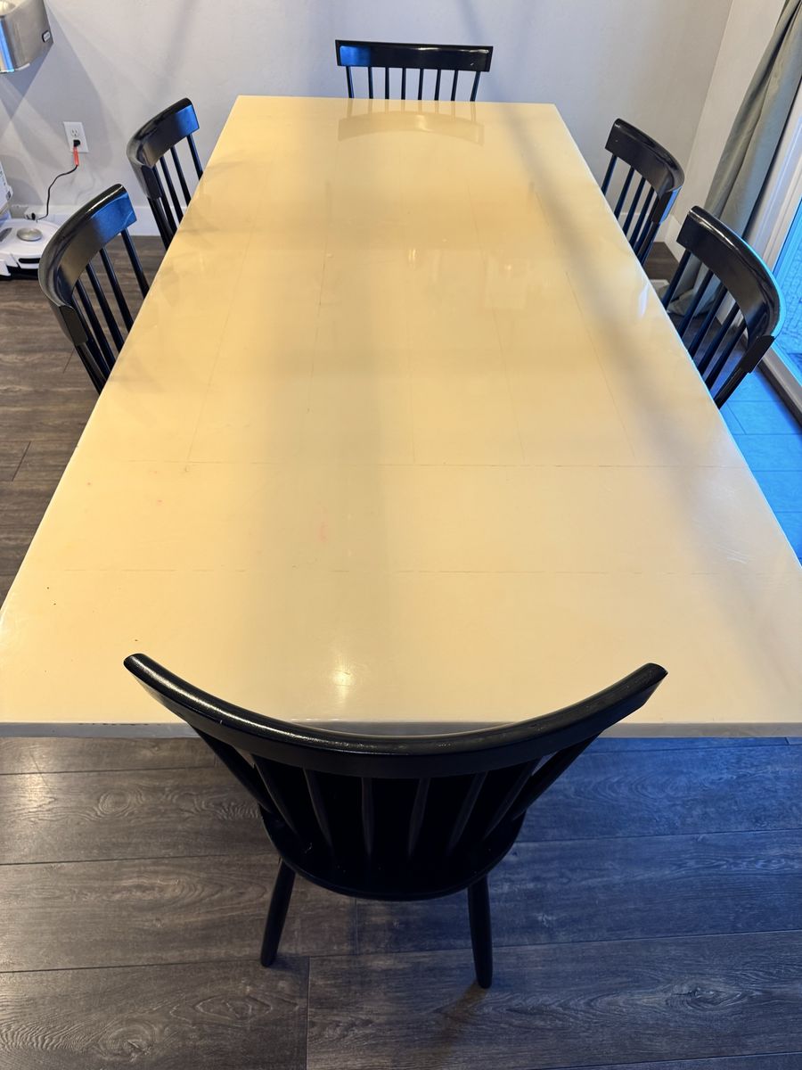 Large White Dining Table – Seats 6–8 (Solid wood)