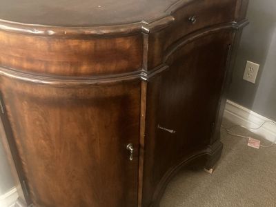 Demelune console