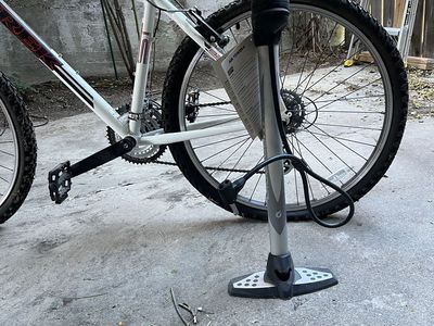 Blackburn Air Tower 4 Floor Pump - Schrader/Presta, Oversized Barrel, 160psi Max