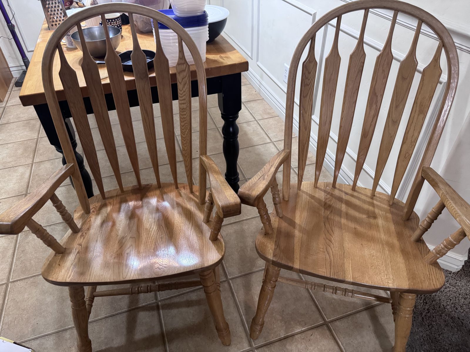 Set of 2 Wooden Windsor Armchairs with Spindle Back - Solid Oak