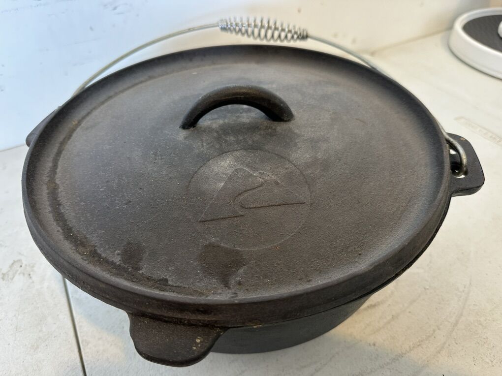 Ozark Trail 5 Quart Dutch Oven
