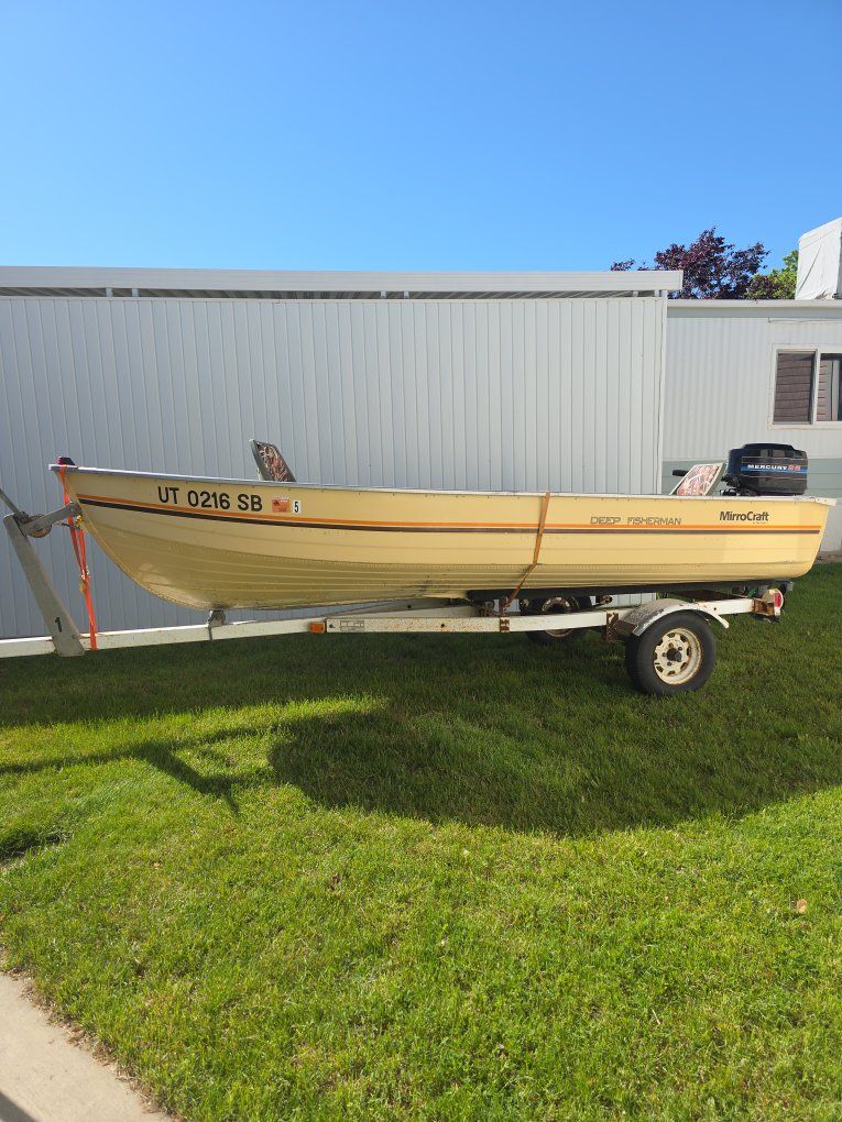 MirroCraft Deep Fisherman Aluminum Boat with Mercury 25hp Outboard Motor