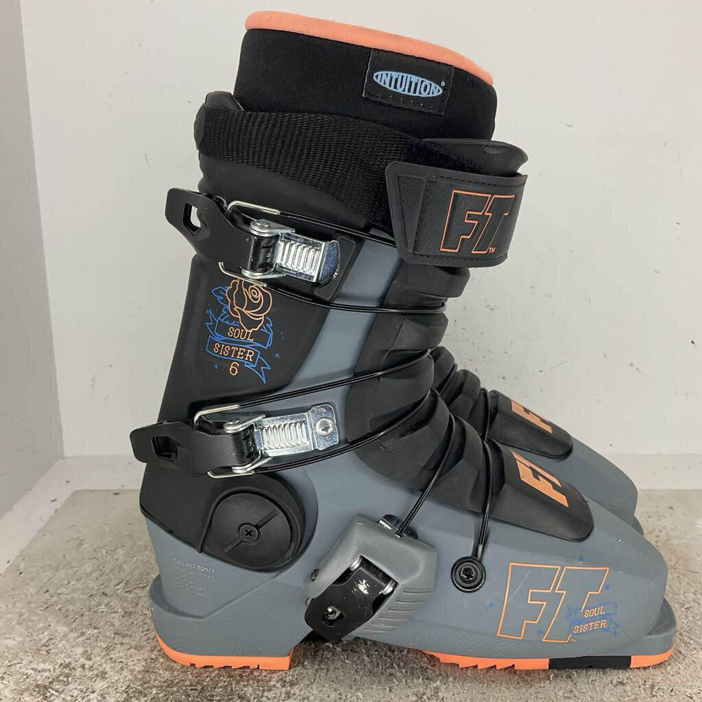 Full Tilt Soul Sister 6 Ski Boots