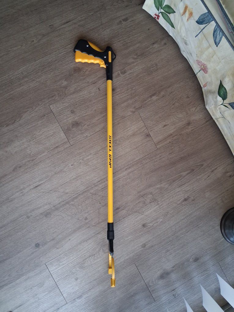 Steel Grip Reacher Grabber Pickup Tool Yellow Black