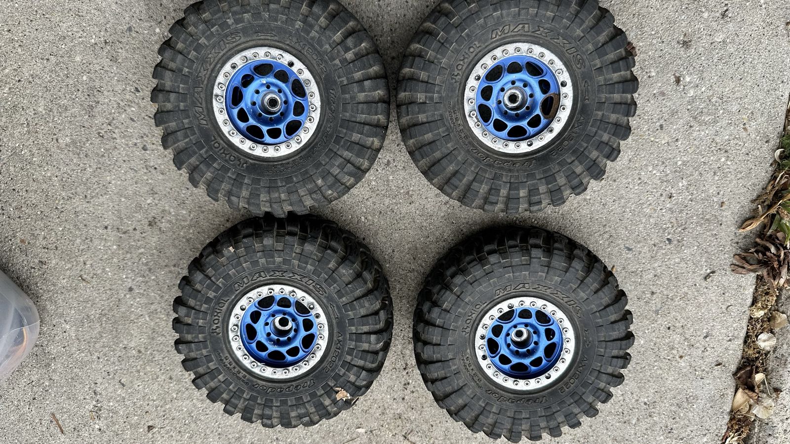 2.2 Beadlock Wheels Off A Axial Wraith