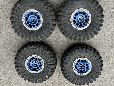 2.2 Beadlock Wheels Off A Axial Wraith