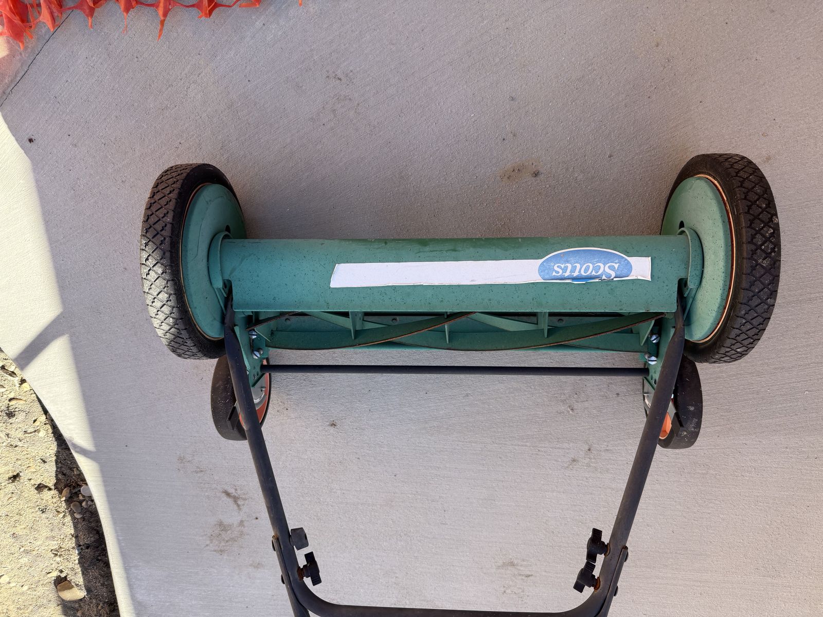 Push mower, hand mower