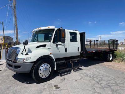 2013 International 4300 21' Flatbed Truck with a Crew Cab!!