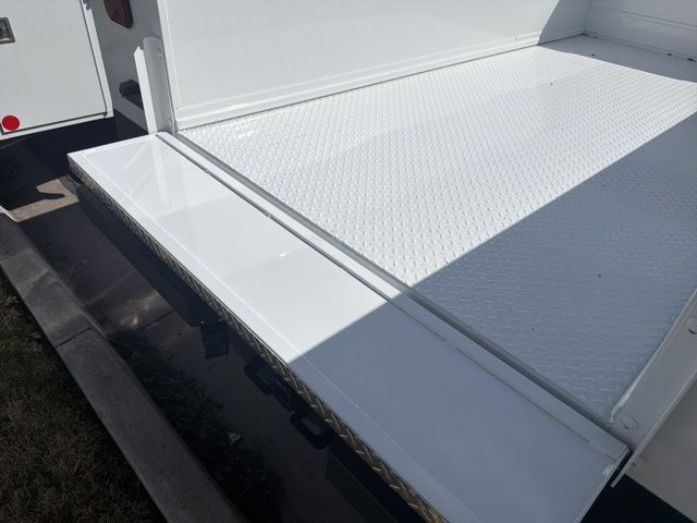Main image 6