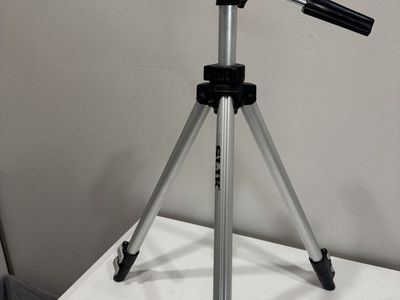 Slik Insta-Lok 500G-B Aluminum Camera Tripod with Pan/Tilt Headsl