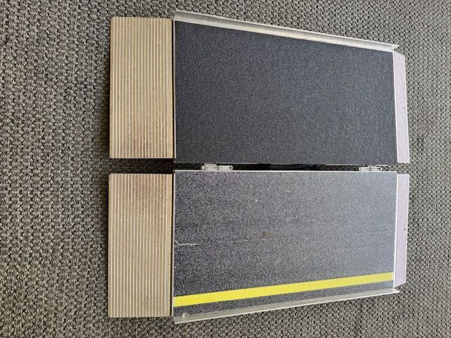 EZ Access 3 ft Wheel Chair Ramp  Very Good Condition