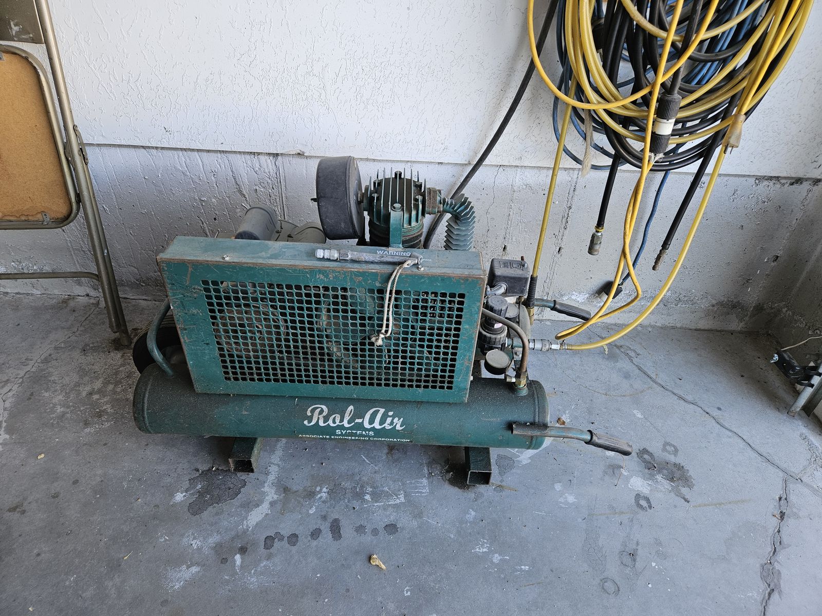 ROL AIR COMPRESSOR 1 1/2 horsepower  (Taylorsville)   499.00