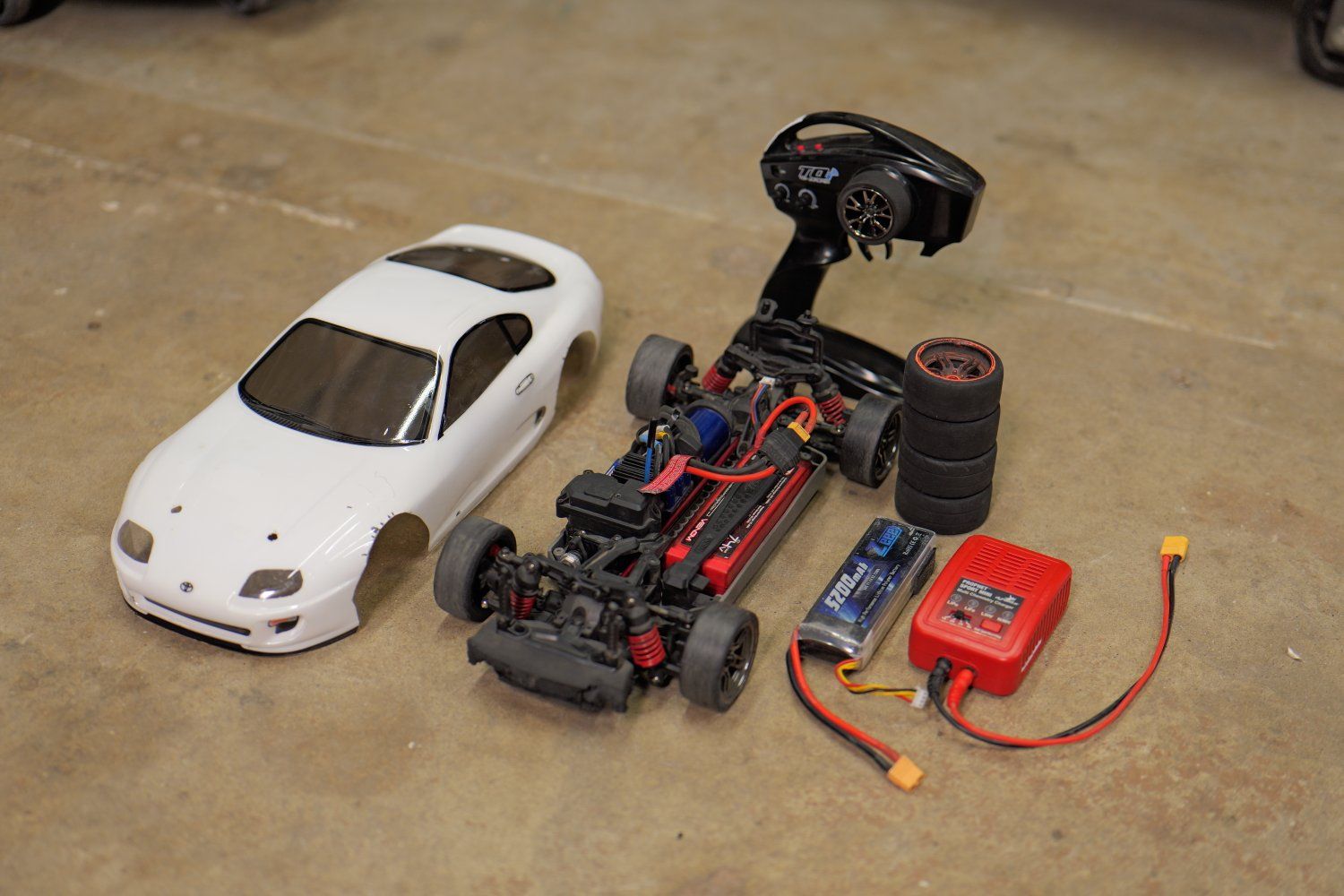 Traxxas 4-Tec 2.0 AWD Brushless (Velineon VXL-3s) + Supra Body, High-Torque Servo, Extras
