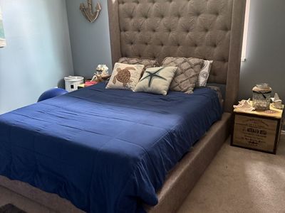 August Furnished Room for Rent with Shared Bath - Queen Bed, Coastal Decor