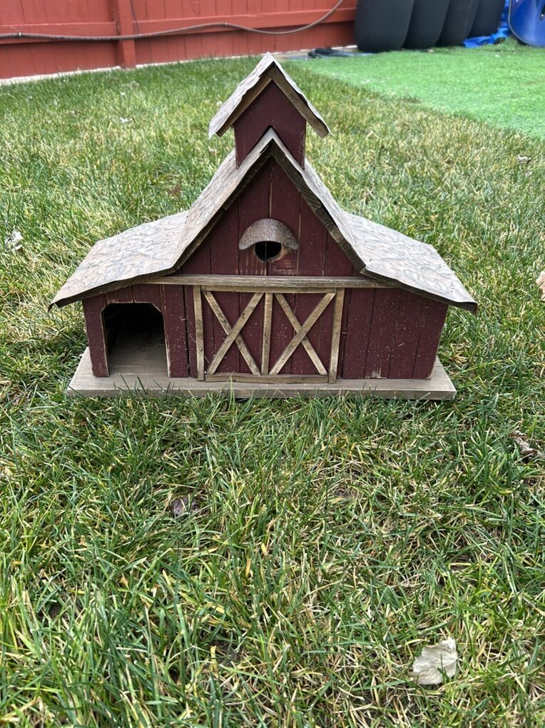 12 High-Quality Bird Houses.