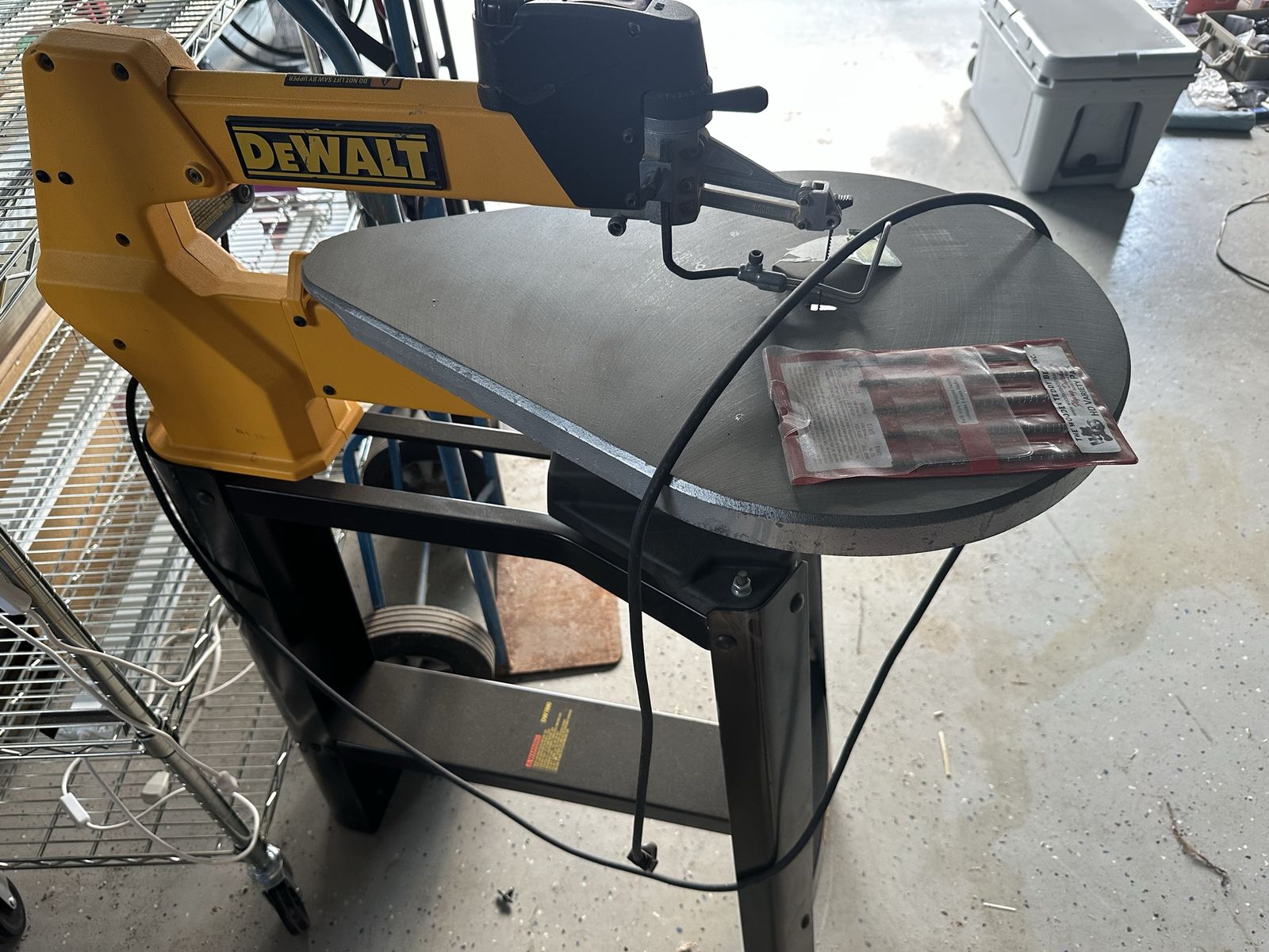 DEWALT DW788 20-Inch Variable-Speed Scroll Saw with Stand - Gently Used, Includes Blade Variety Pack