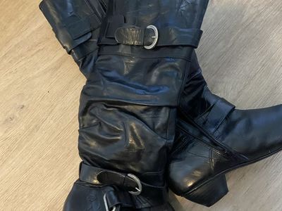 Black Ruched Knee-High Boots with Buckle Details - Women's Size 8