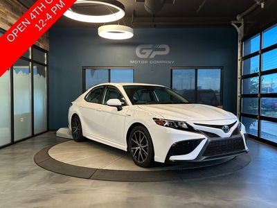 2021 Toyota Camry Hybrid SE