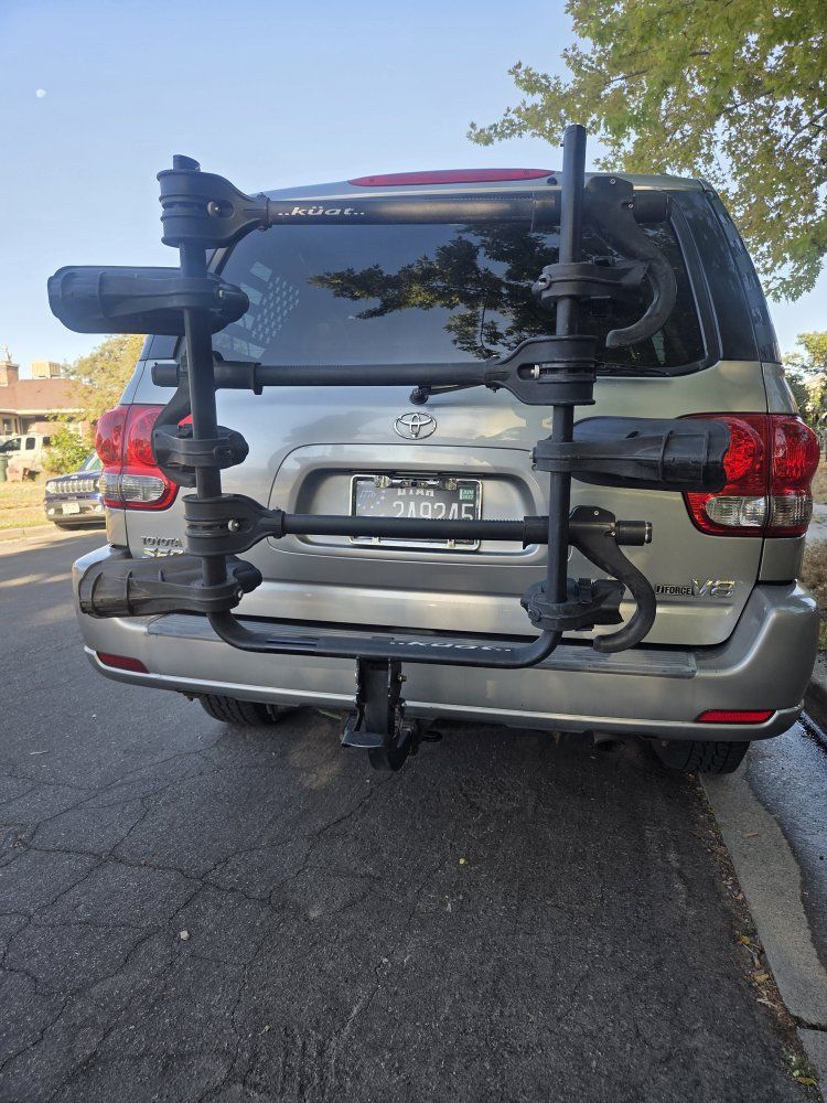 Kuat Transfer V2 - 3 Bike Rack W/Bike & Hitch Locks