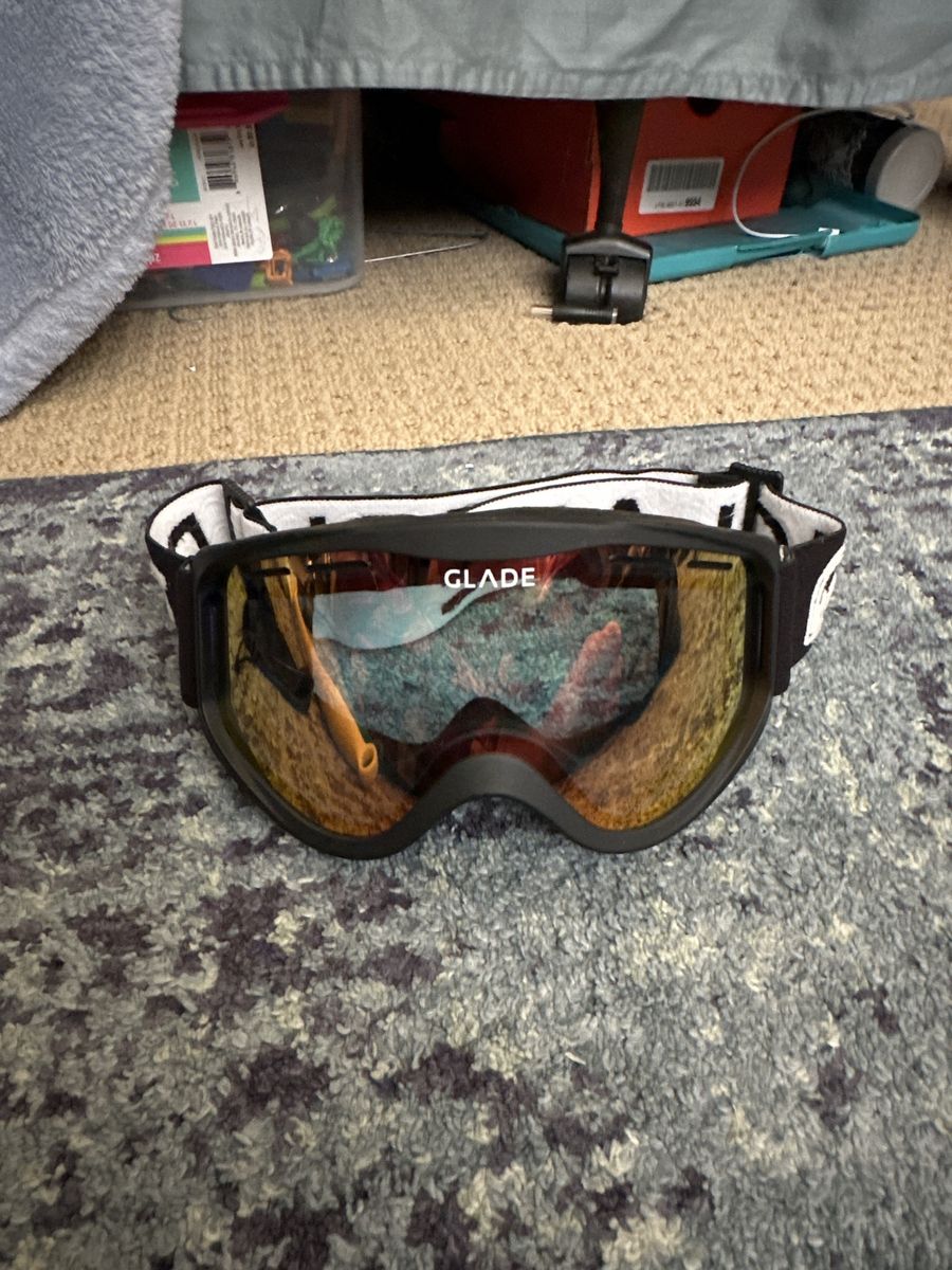 Glade kids adapt ski goggles
