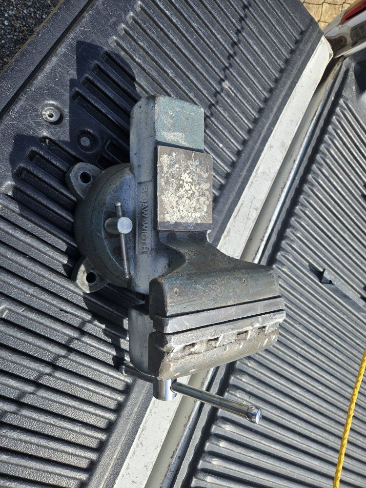 Main image 2