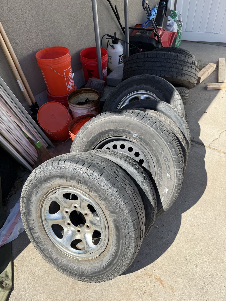 Free Wheels and Tires