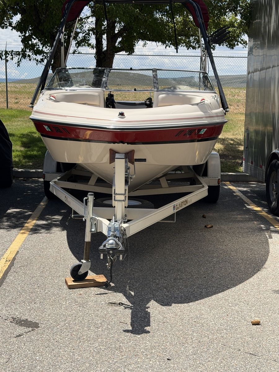 2002 Glastron GX205 5.0 Volvo - 520 Hours