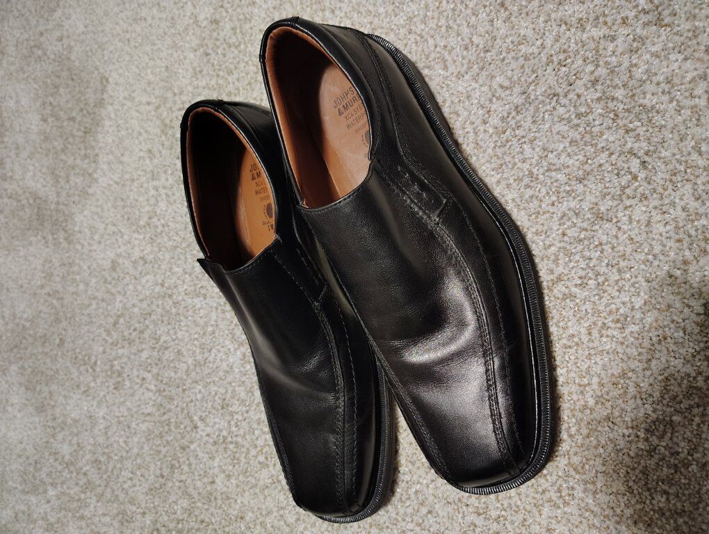 Johnson and Murphy dress shoes size 10.5