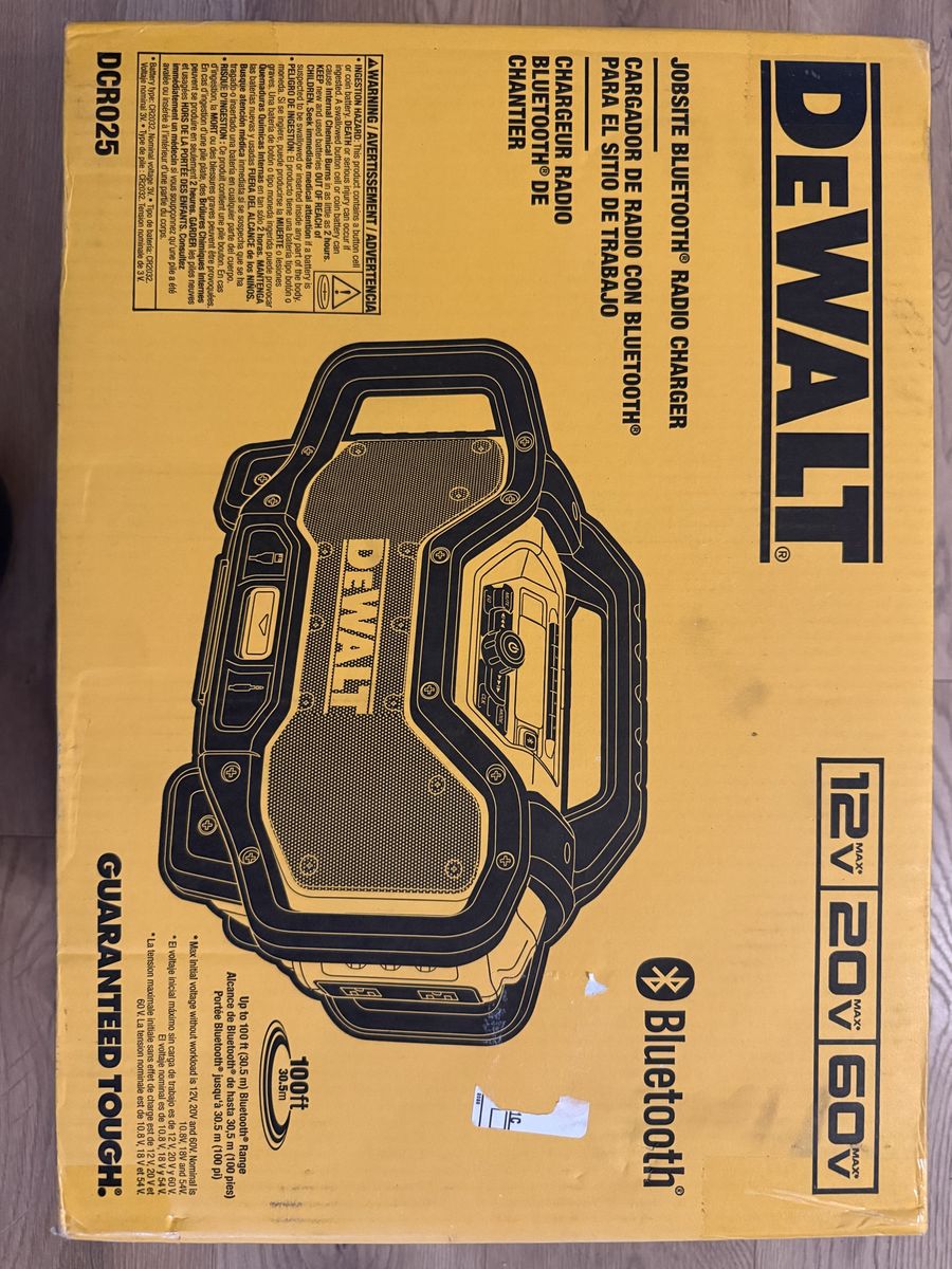 Dewalt DCR025 Jobsite Bluetooth Radio Charger