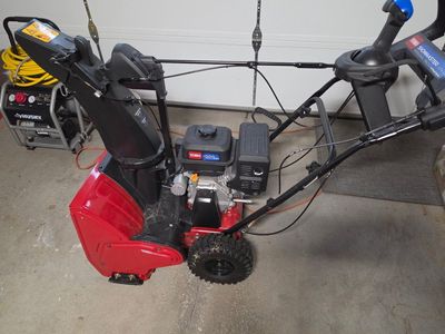 Toro Snowmaster 724 QXE Self-Propel System Snow Blower - Personal Pace, 24" Clearing Width