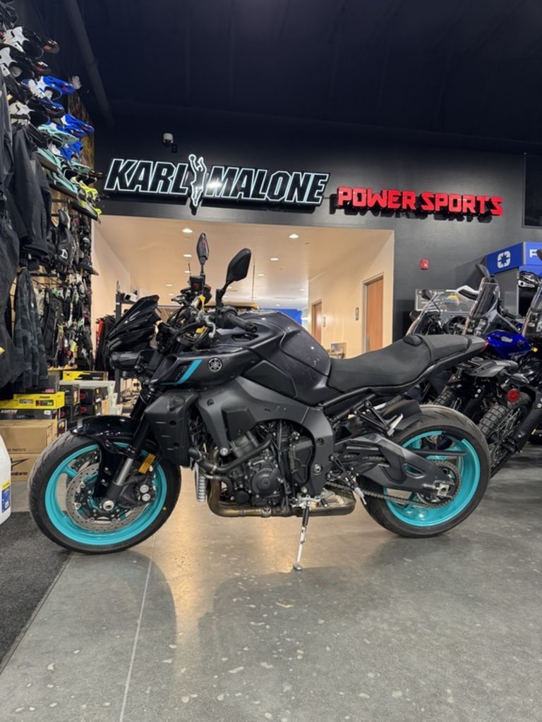 2024 Yamaha MT-10 Midnight Cyan - Y01794-Z