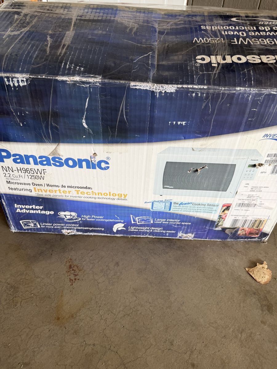 Panasonic 1250 Watt Microwave - New in Box Model NN-H965WF 2.2 CF
