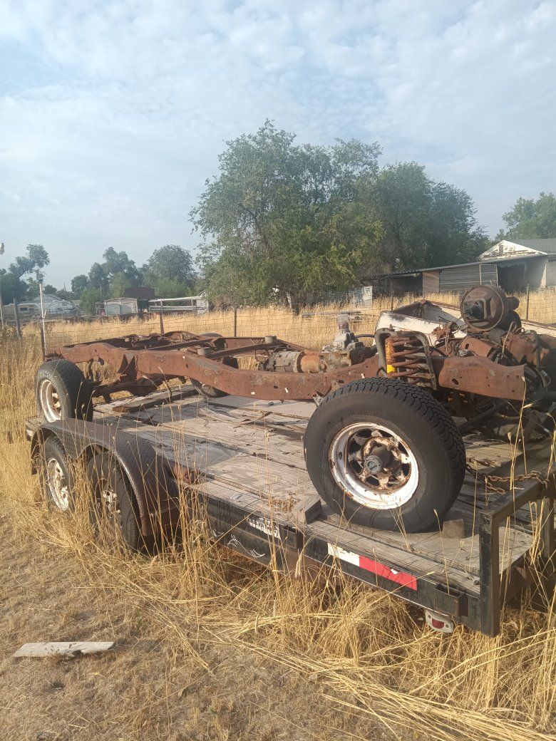 85 Ford 150 4x4 frame trans and transfer and title 400.00 OBO 