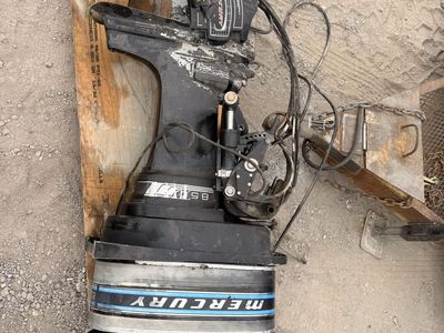 Mercury 850 Outboard Motor - Vintage 85 HP Boat Engine with Controls & Propeller
