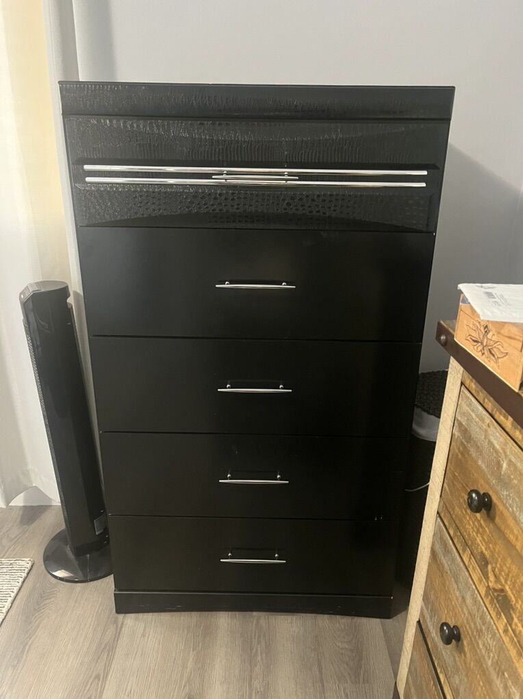 Black Dresser And Nightstand