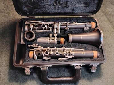 Intermediate Yamaha 34 clarinet