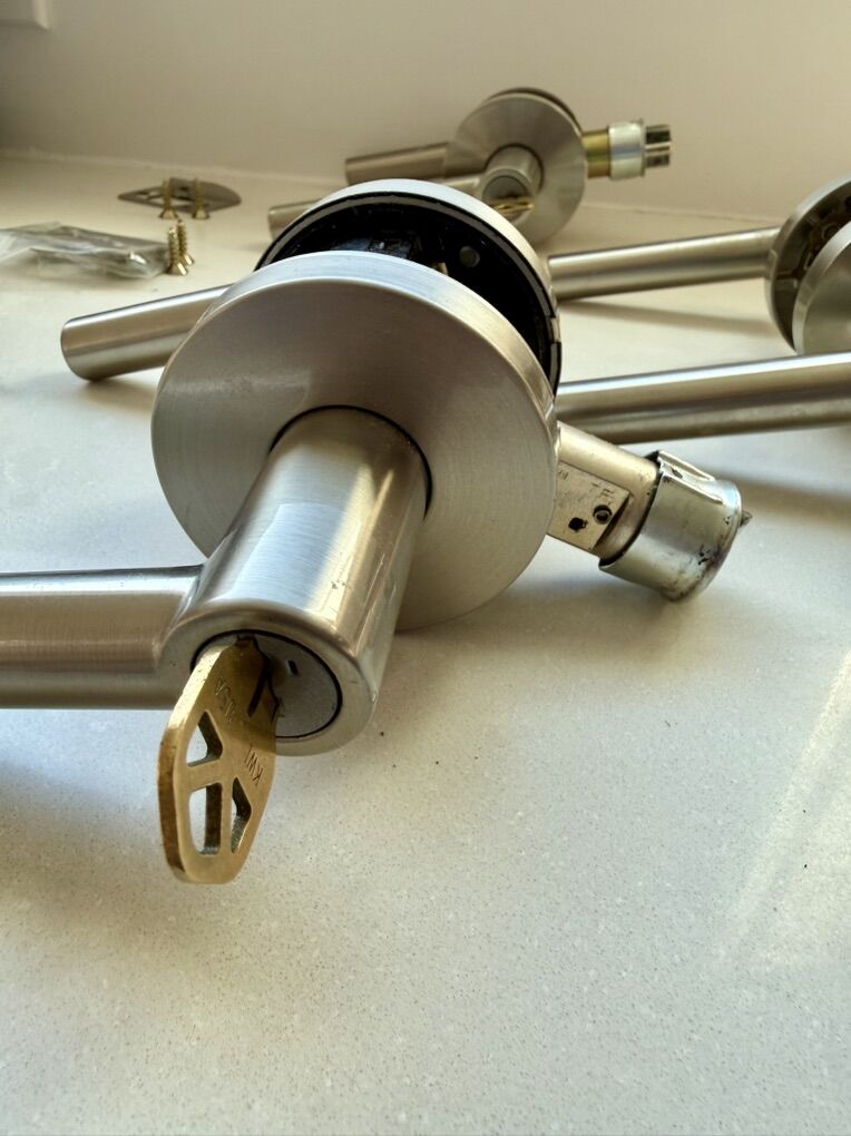 Kwikset Milan Keyed Entry Door Lever Satin Nickel