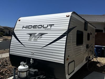 2018 Keystone Hideout Travel Trailer – Clean & Wel