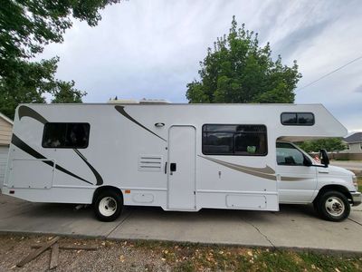 2015 E450 Thor Majestic RV