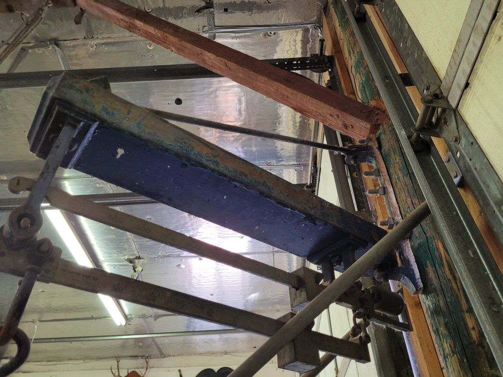Main image 6
