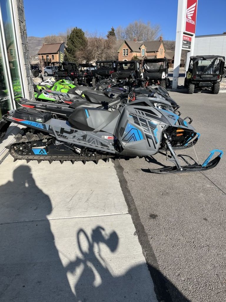 2022 Arctic Cat® M 8000 Mountain Cat Alpha One Wit