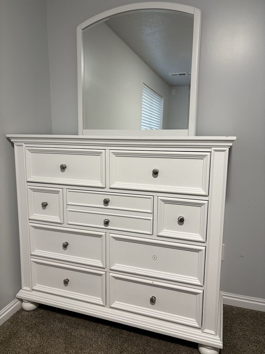 White dresser & mirror !