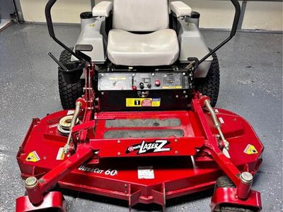 200 hours! Exmark Lazer-Z Ultracut 60”