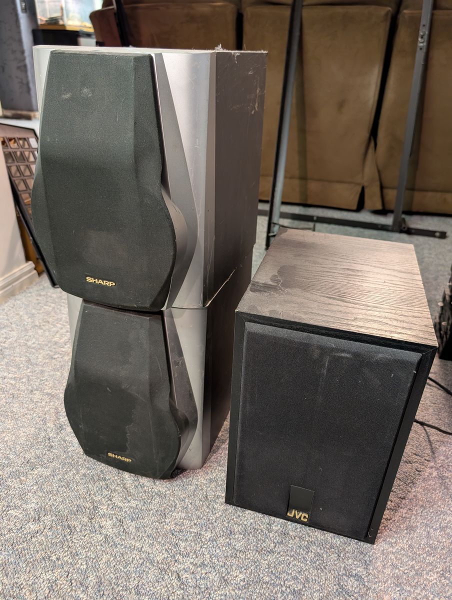 Pair of speakers and sub