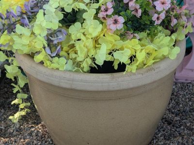 large ceramic planter excellent condition